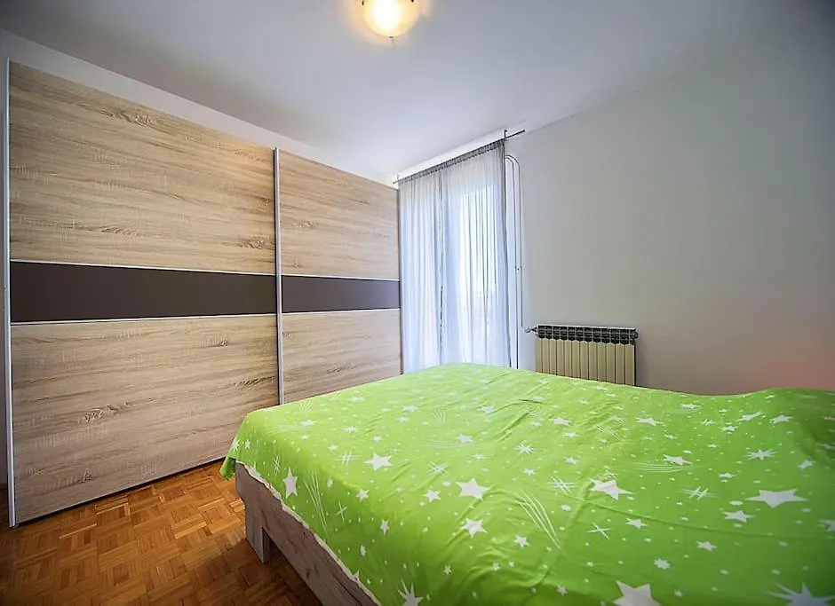 Big Cozy Apartment Near The Beach/Center Pula 0*,  Croatia