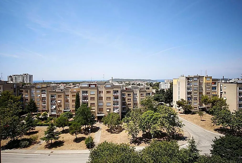 Big Cozy Apartment Near The Beach/Center Pula