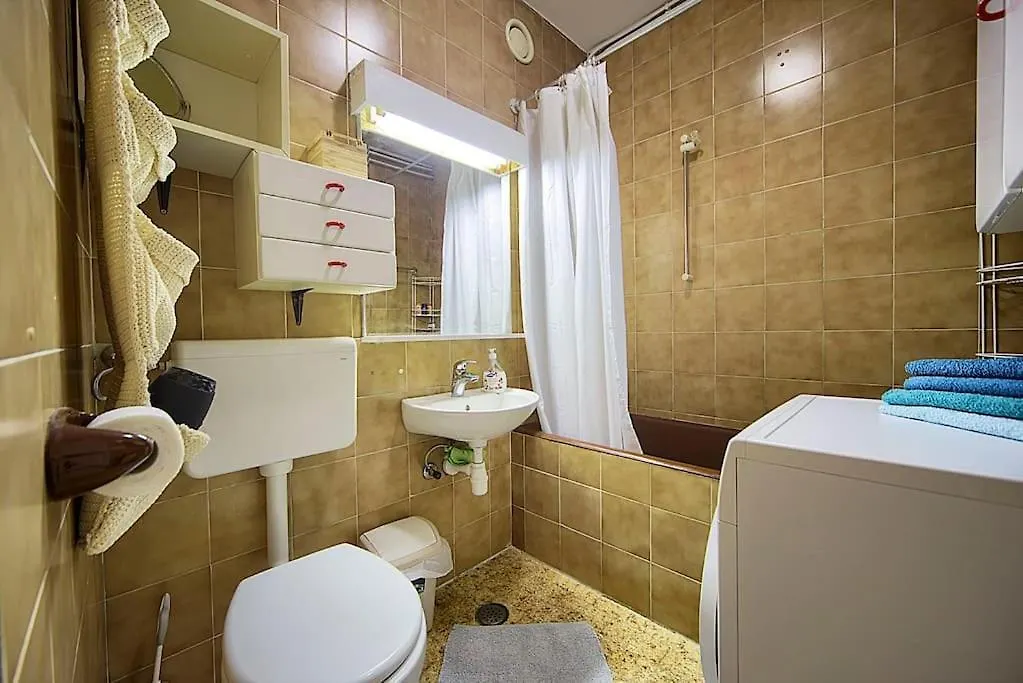 Big Cozy Apartment Near The Beach/Center Pula