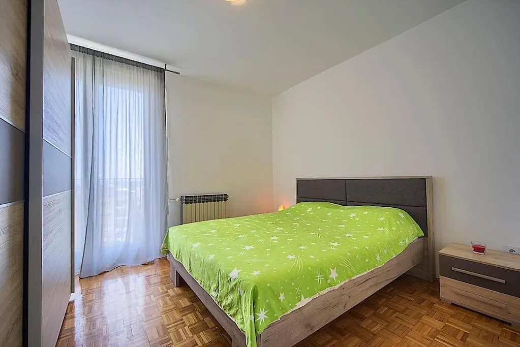 Big Cozy Apartment Near The Beach/Center Pula