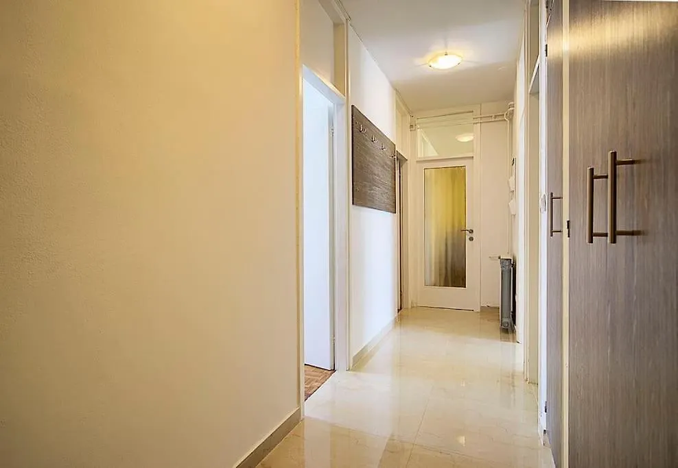Big Cozy Apartment Near The Beach/Center Pula